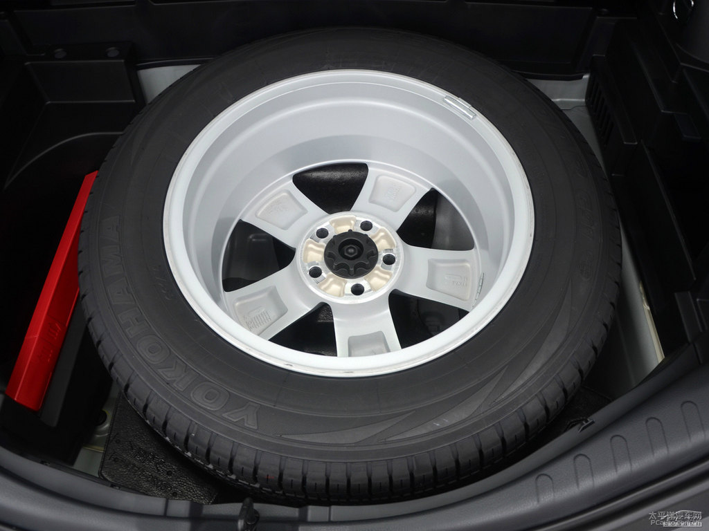 銀色RAV4榮放細(xì)節(jié)其它細(xì)節(jié)圖片
