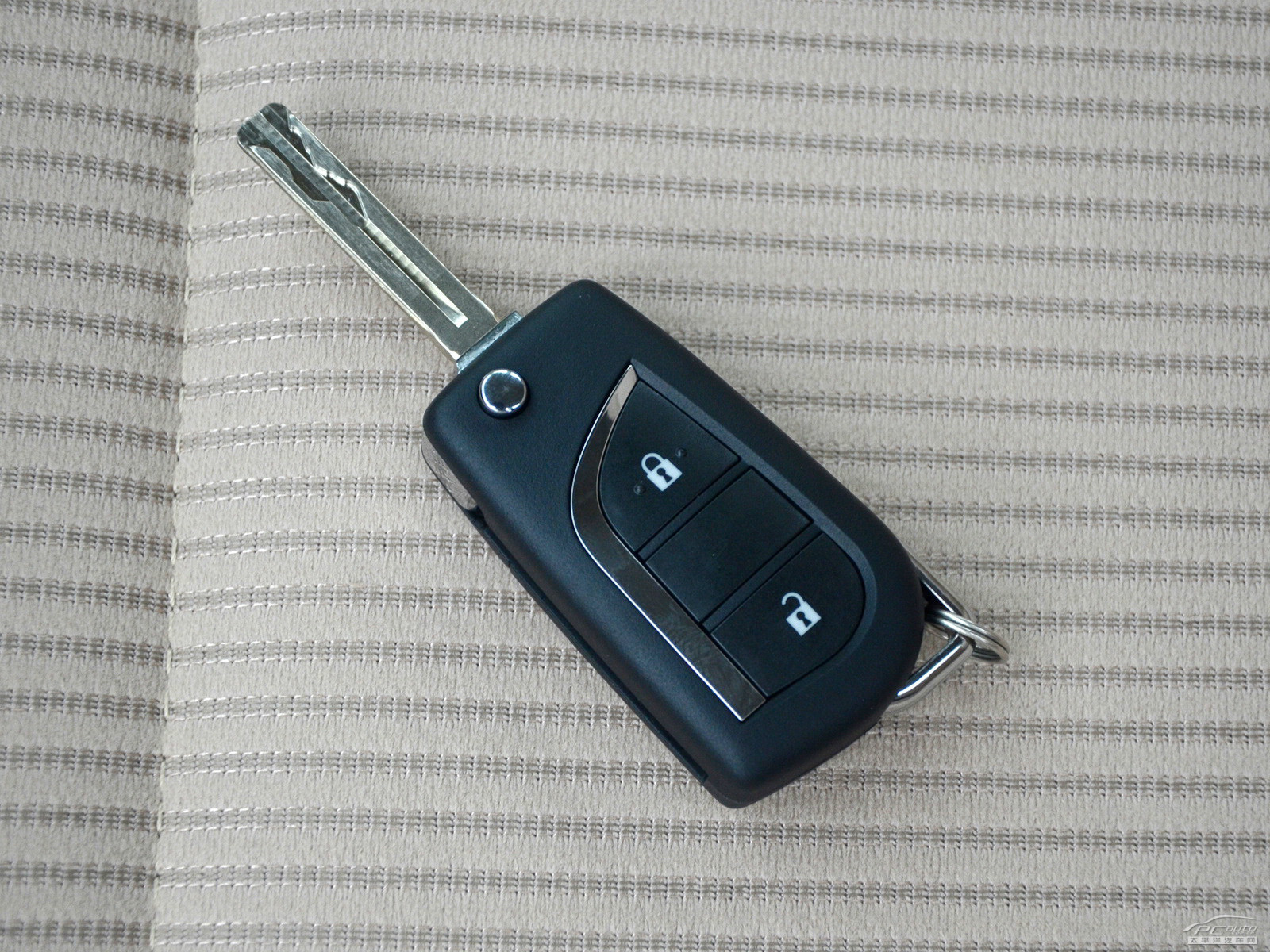 RAV4榮放細節(jié)高清大圖