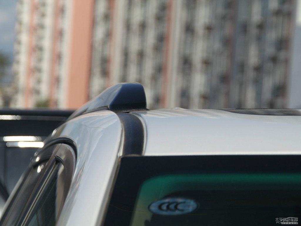 珍珠白漢蘭達(dá)車身外觀圖片