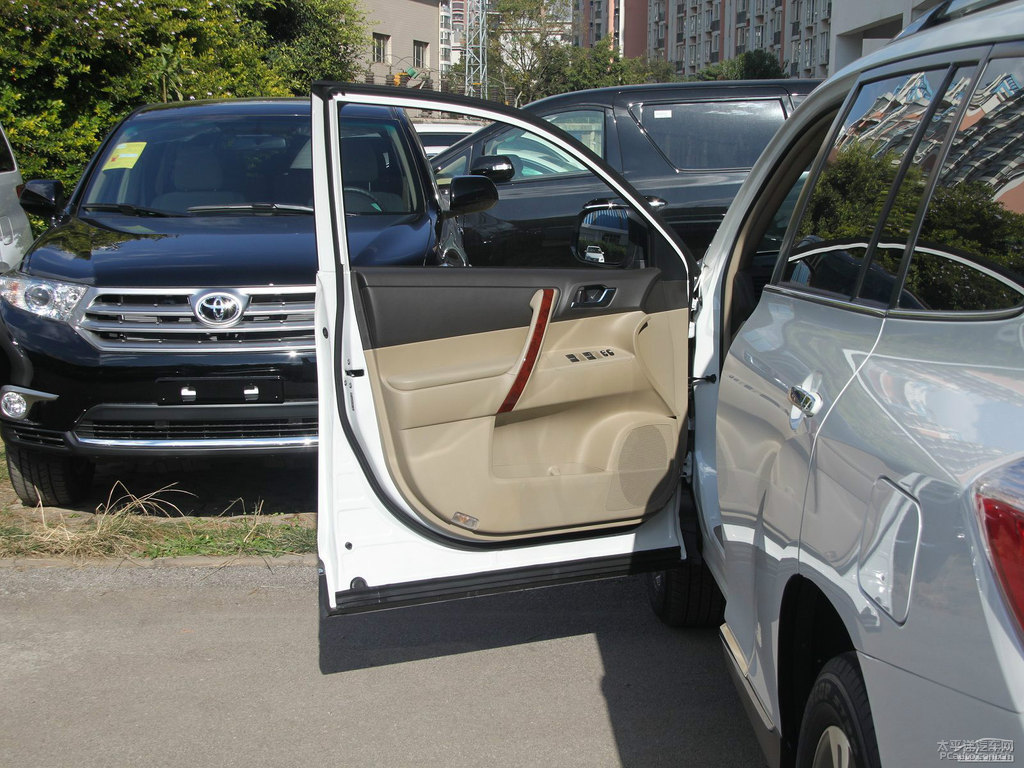珍珠白漢蘭達(dá)車廂內(nèi)飾圖片