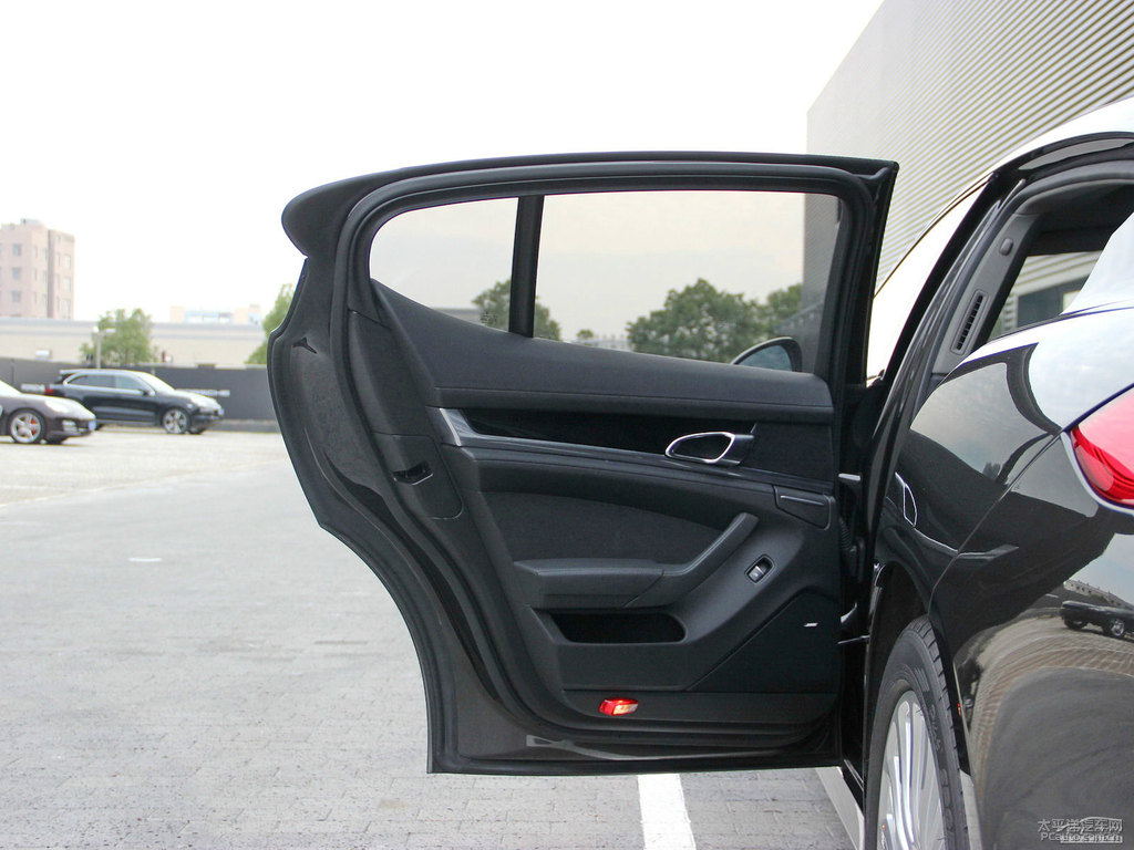 瑪瑙灰Panamera車(chē)廂內(nèi)飾圖片