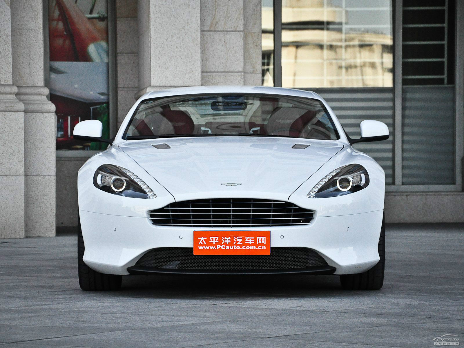 DB9外觀高清大圖