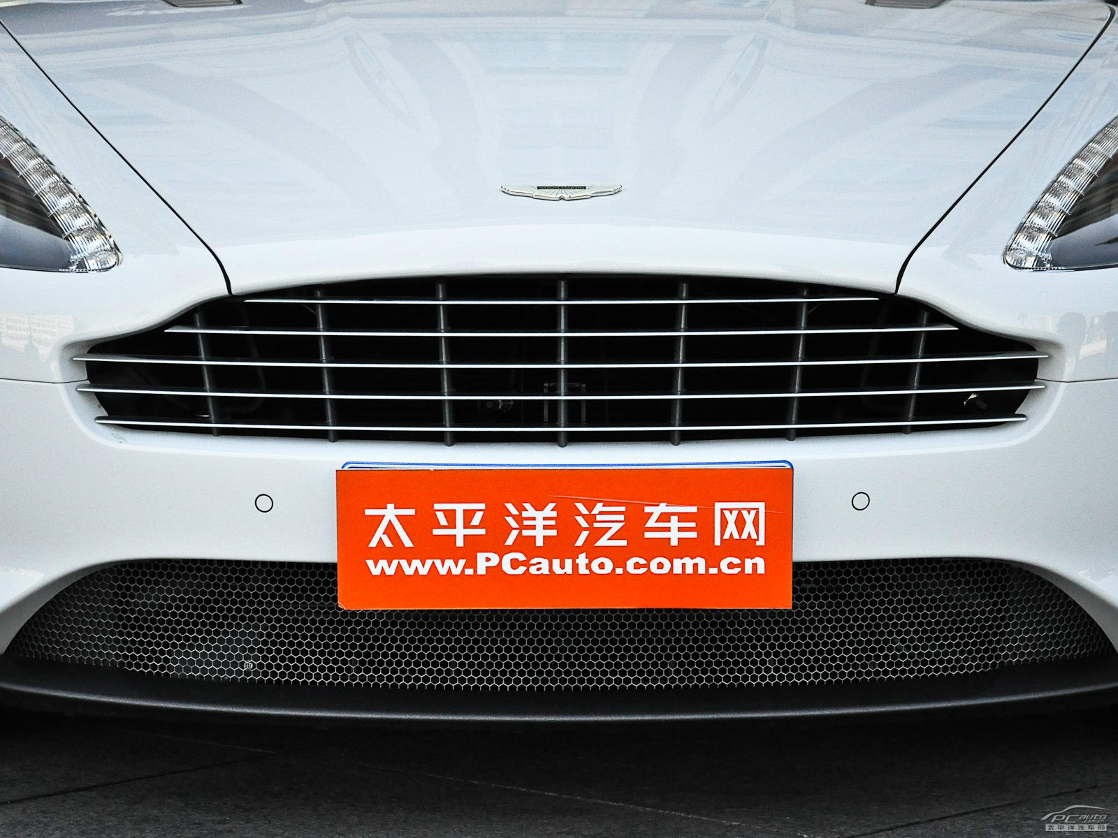 DB9外觀高清大圖