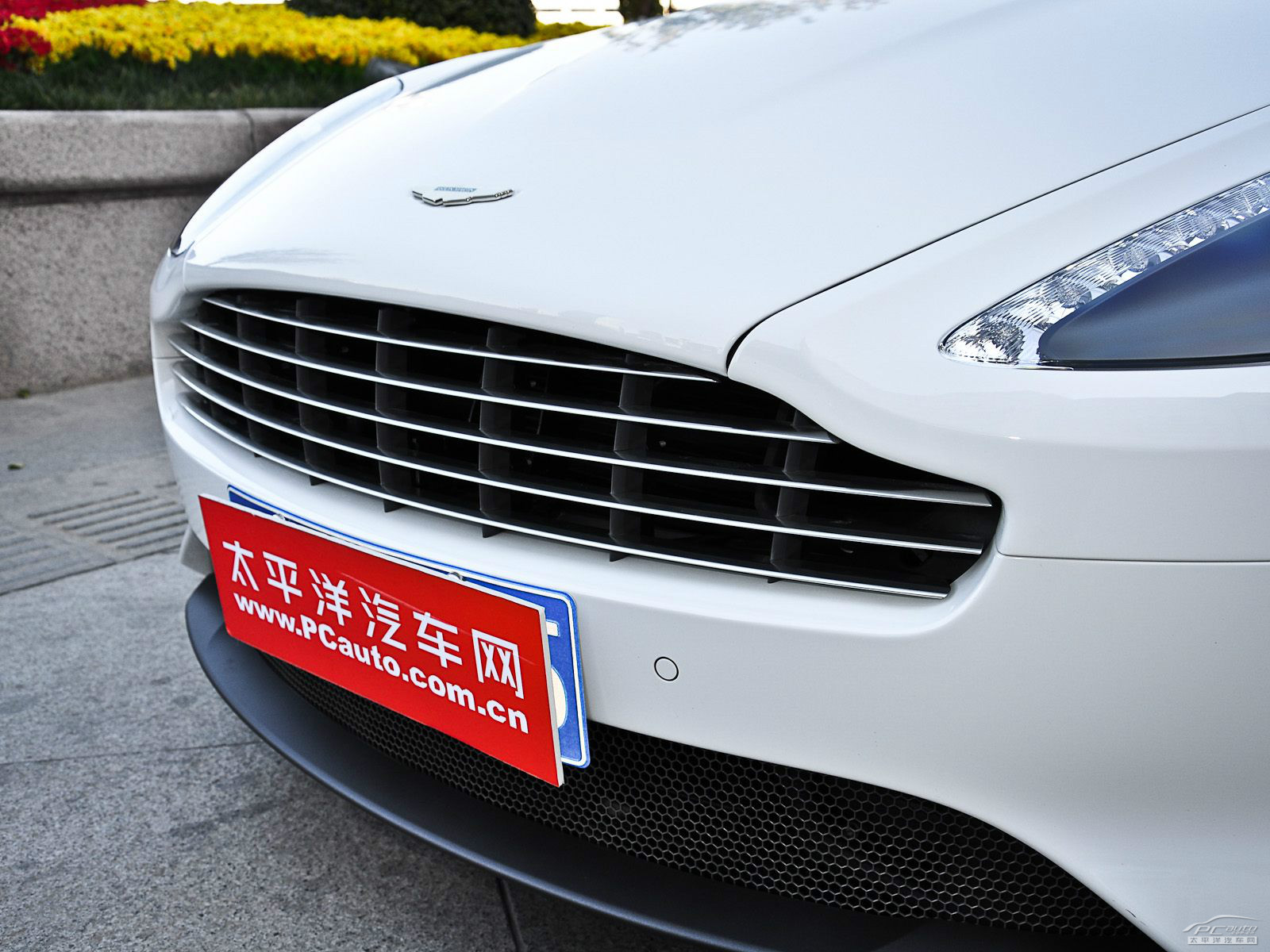 DB9外觀高清大圖