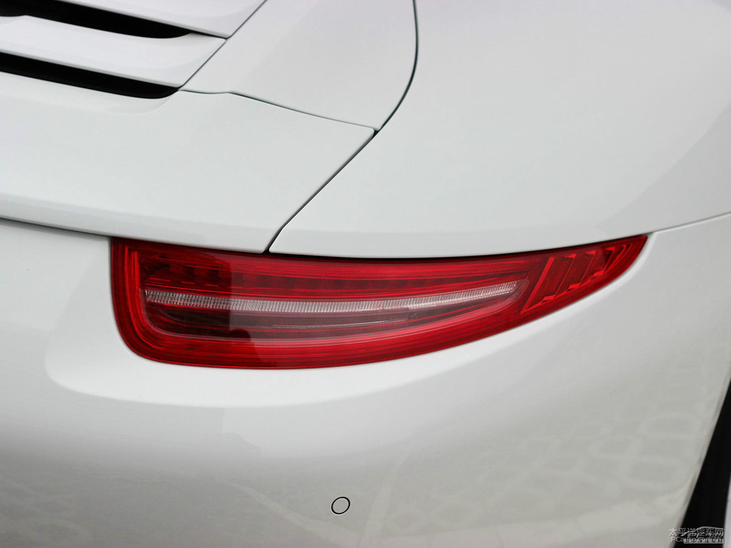 細花白保時捷911車尾外觀圖片