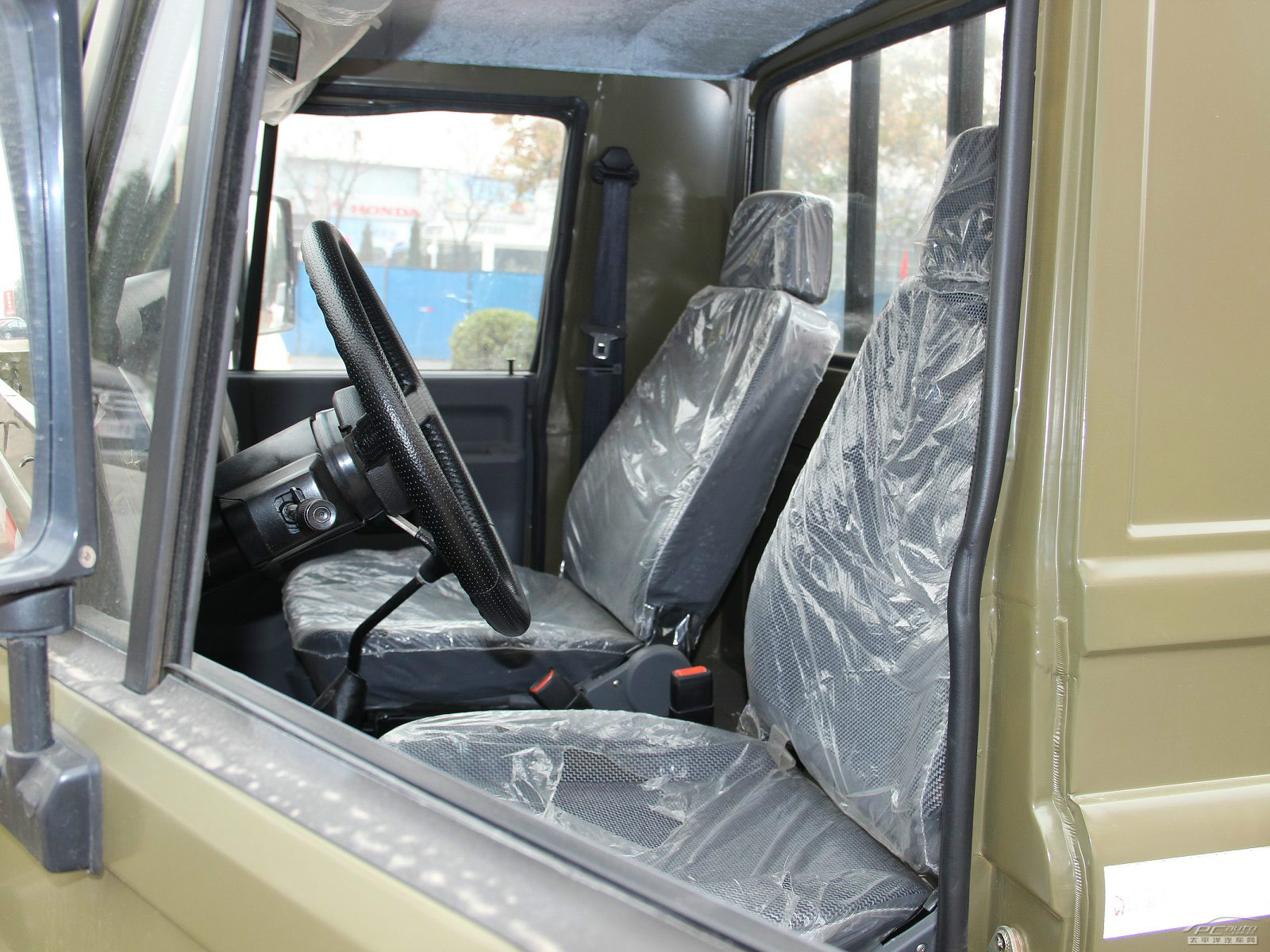 戰(zhàn)旗皮卡內(nèi)飾高清大圖