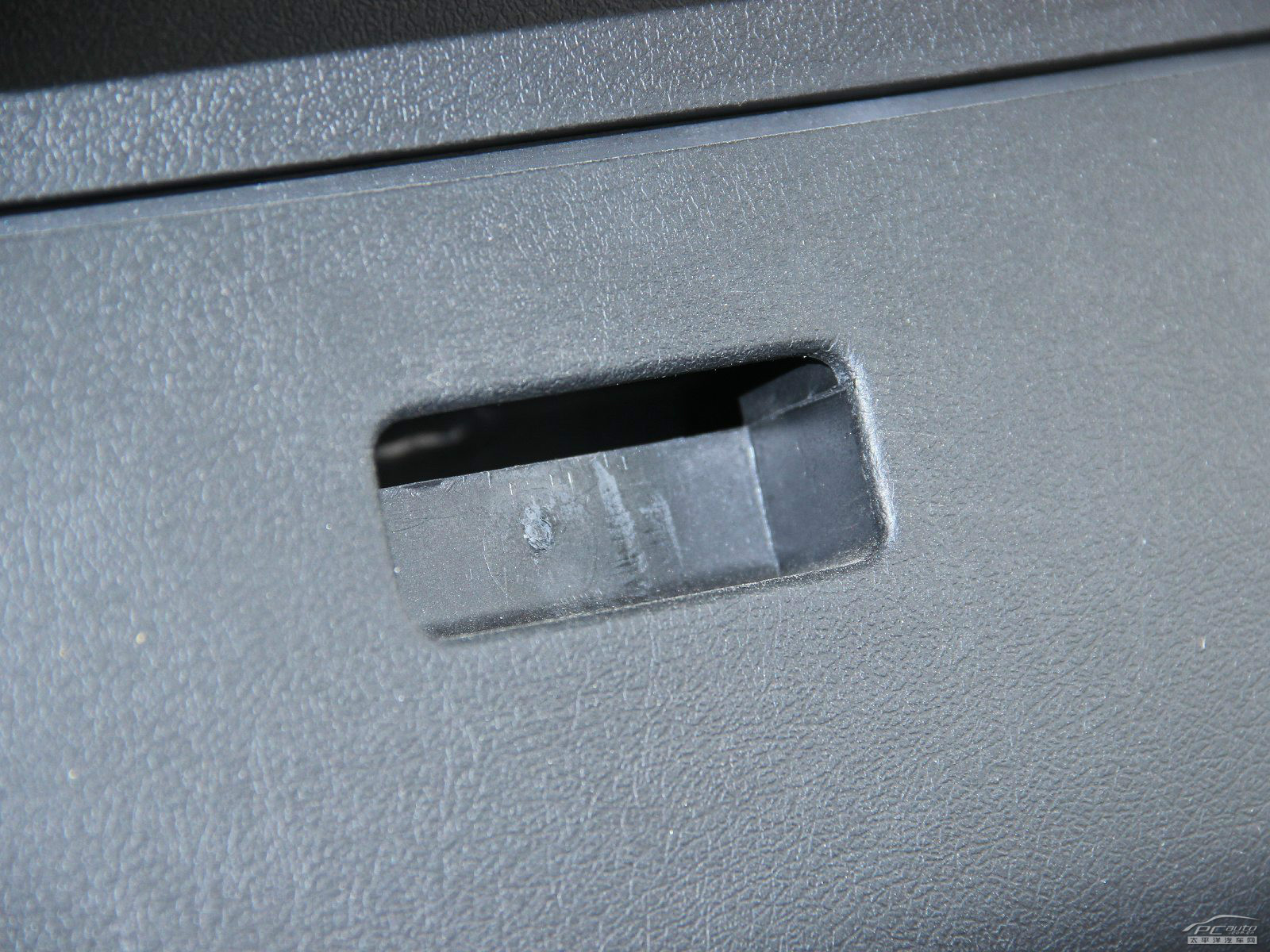 戰(zhàn)旗皮卡內(nèi)飾高清大圖