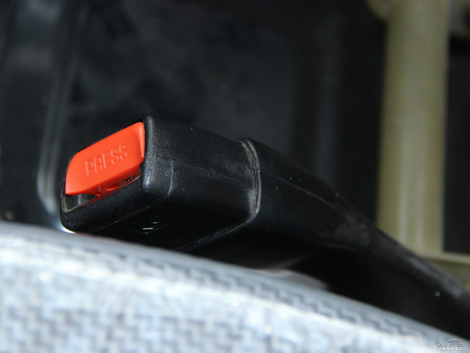 戰(zhàn)旗皮卡內(nèi)飾高清大圖