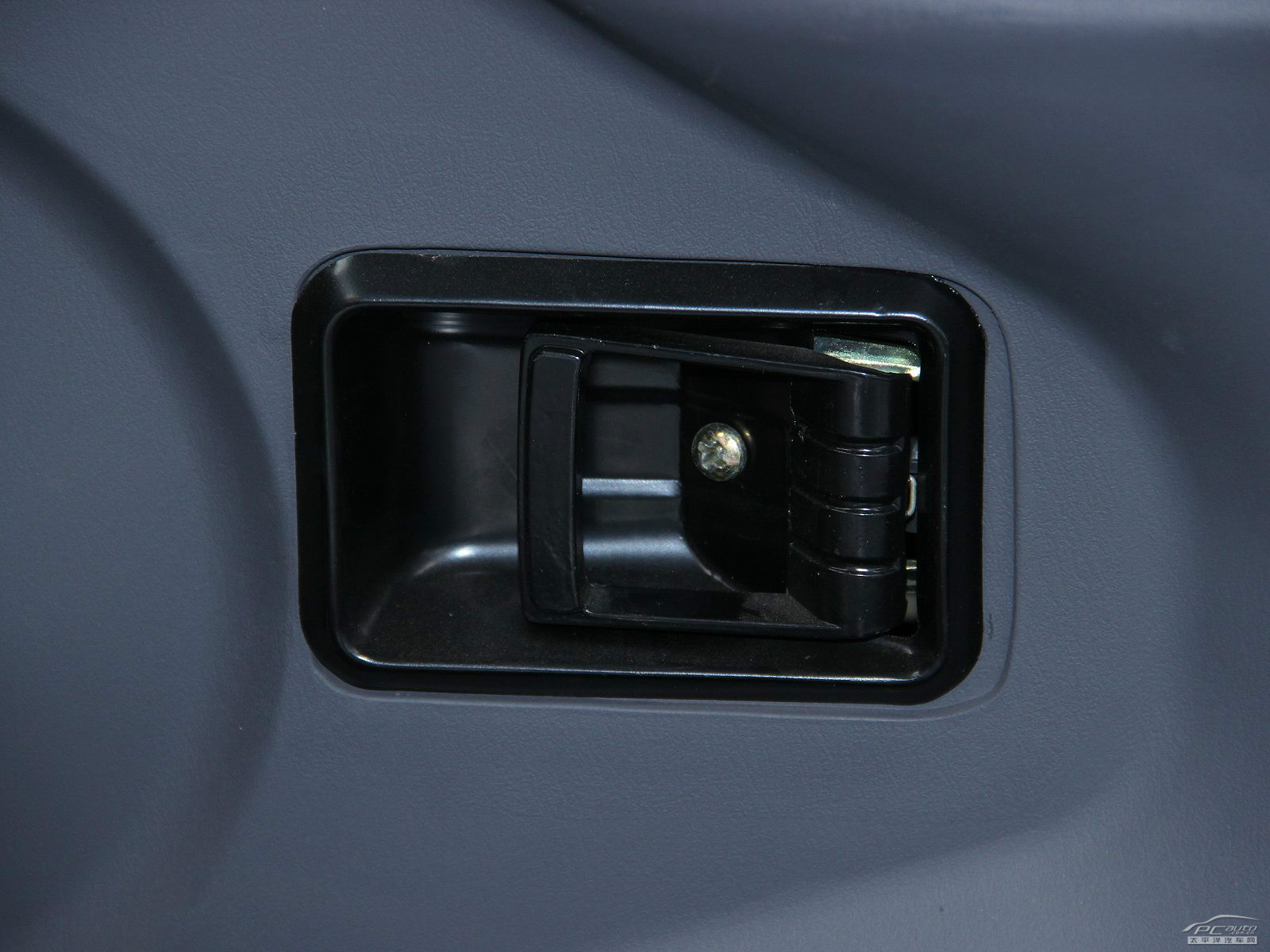 戰(zhàn)旗皮卡內(nèi)飾高清大圖