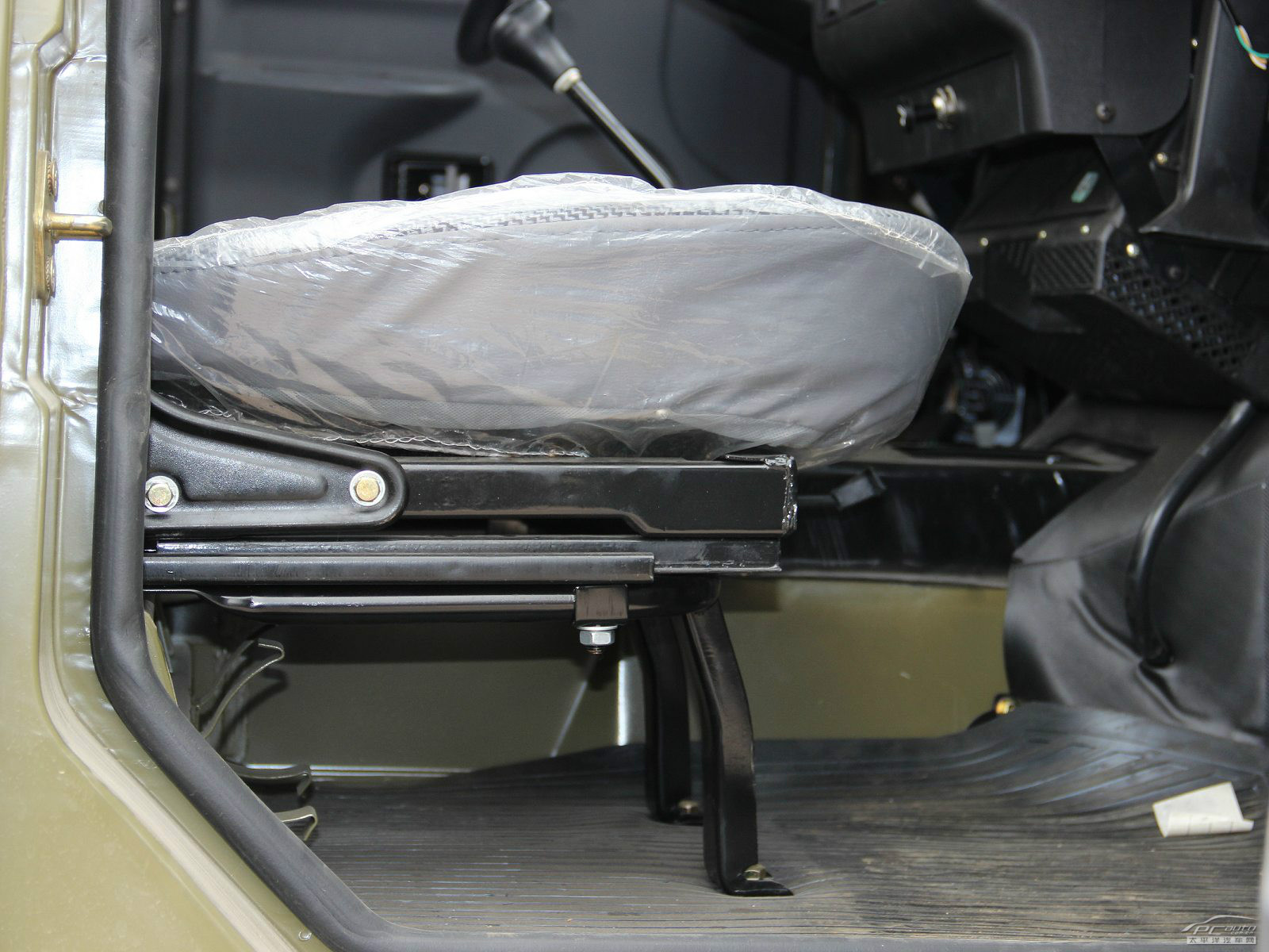 戰(zhàn)旗皮卡空間高清大圖