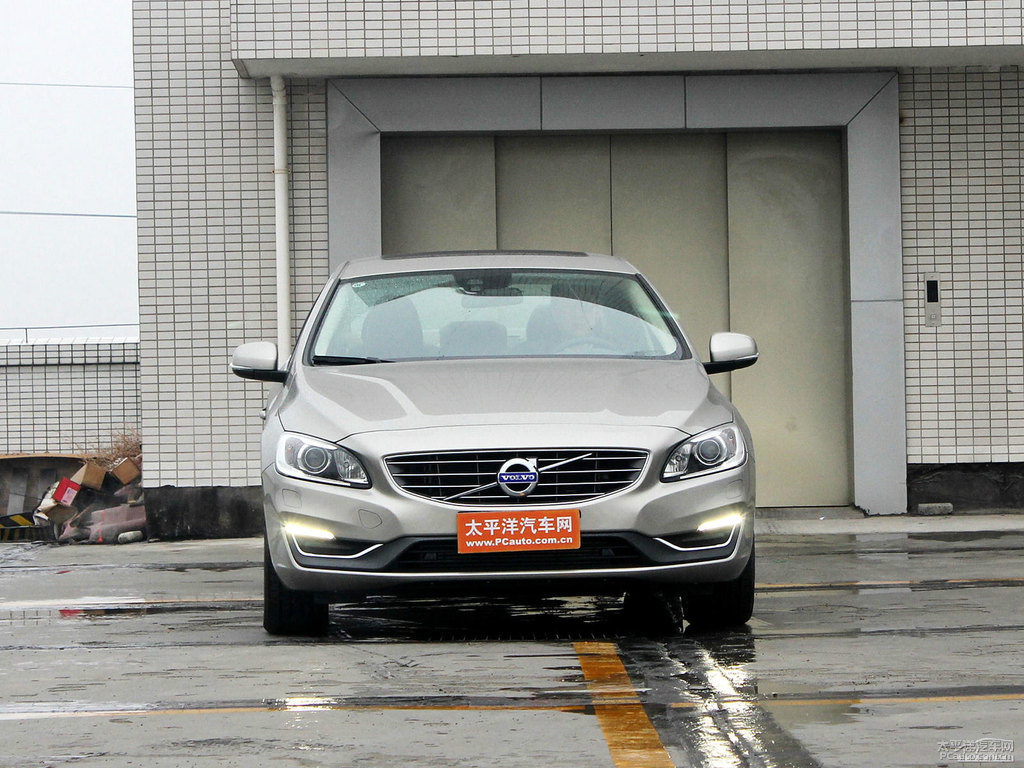 海貝灰沃爾沃S60整車外觀外觀圖片