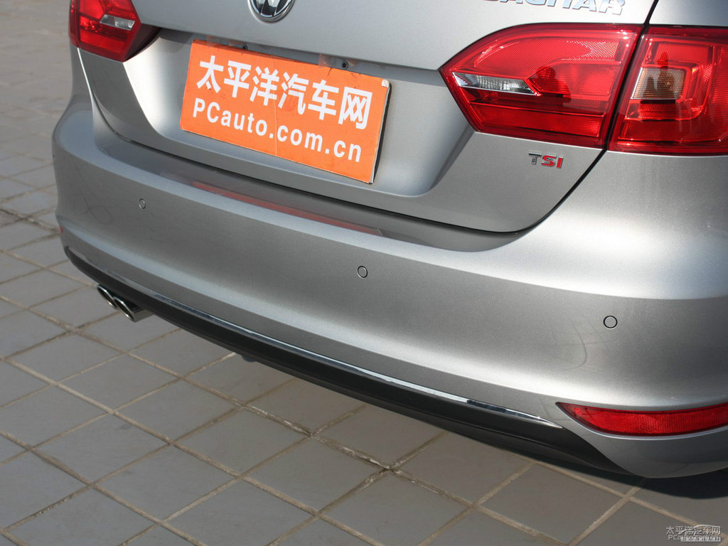雅士銀速騰車尾外觀圖片
