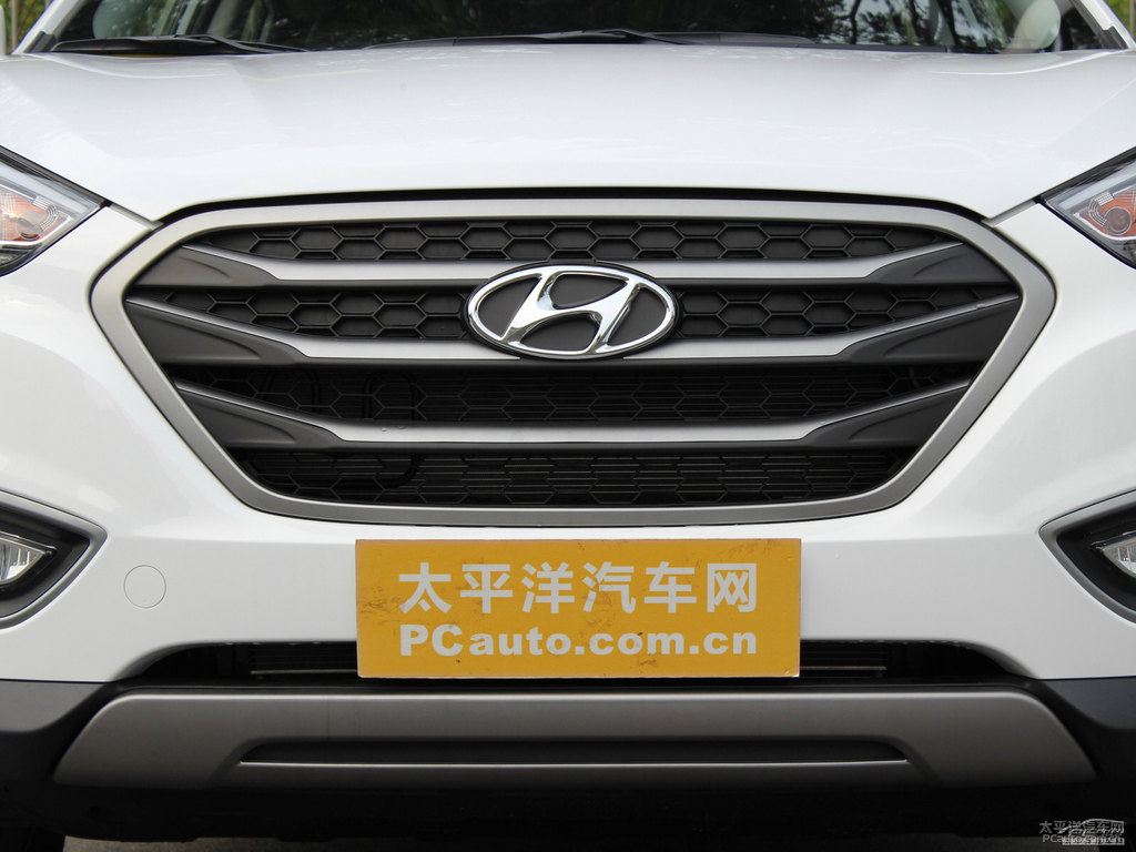 瑩白北京現(xiàn)代ix35車頭外觀圖片