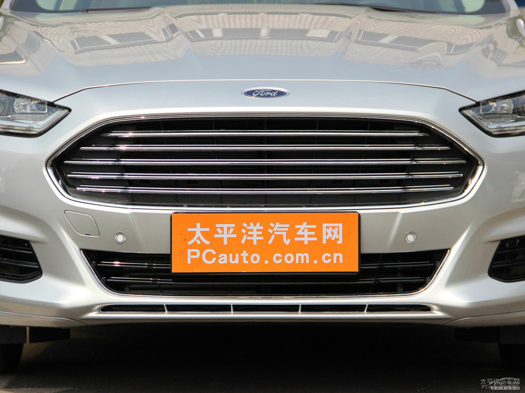 閃耀銀蒙迪歐車頭外觀圖片