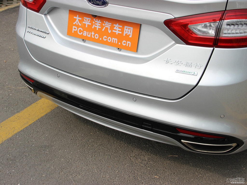 閃耀銀蒙迪歐車尾外觀圖片