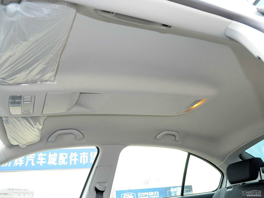 極地白明銳車廂內(nèi)飾圖片