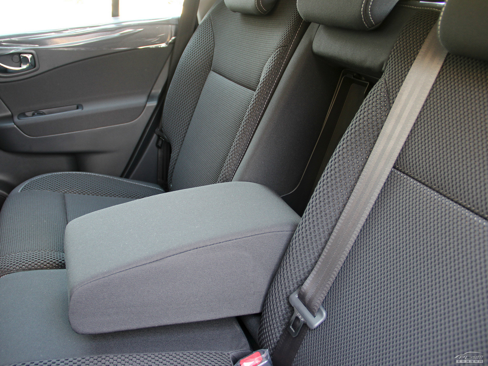 科雷傲(進口)內(nèi)飾高清大圖