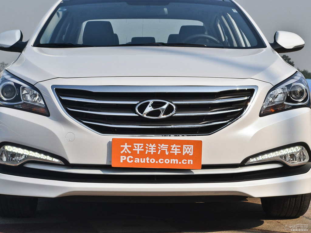水晶白名圖車(chē)頭外觀圖片