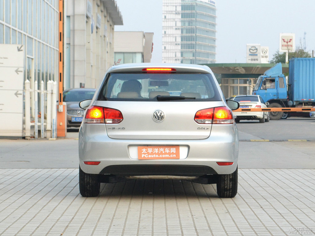 反射銀高爾夫整車外觀外觀圖片