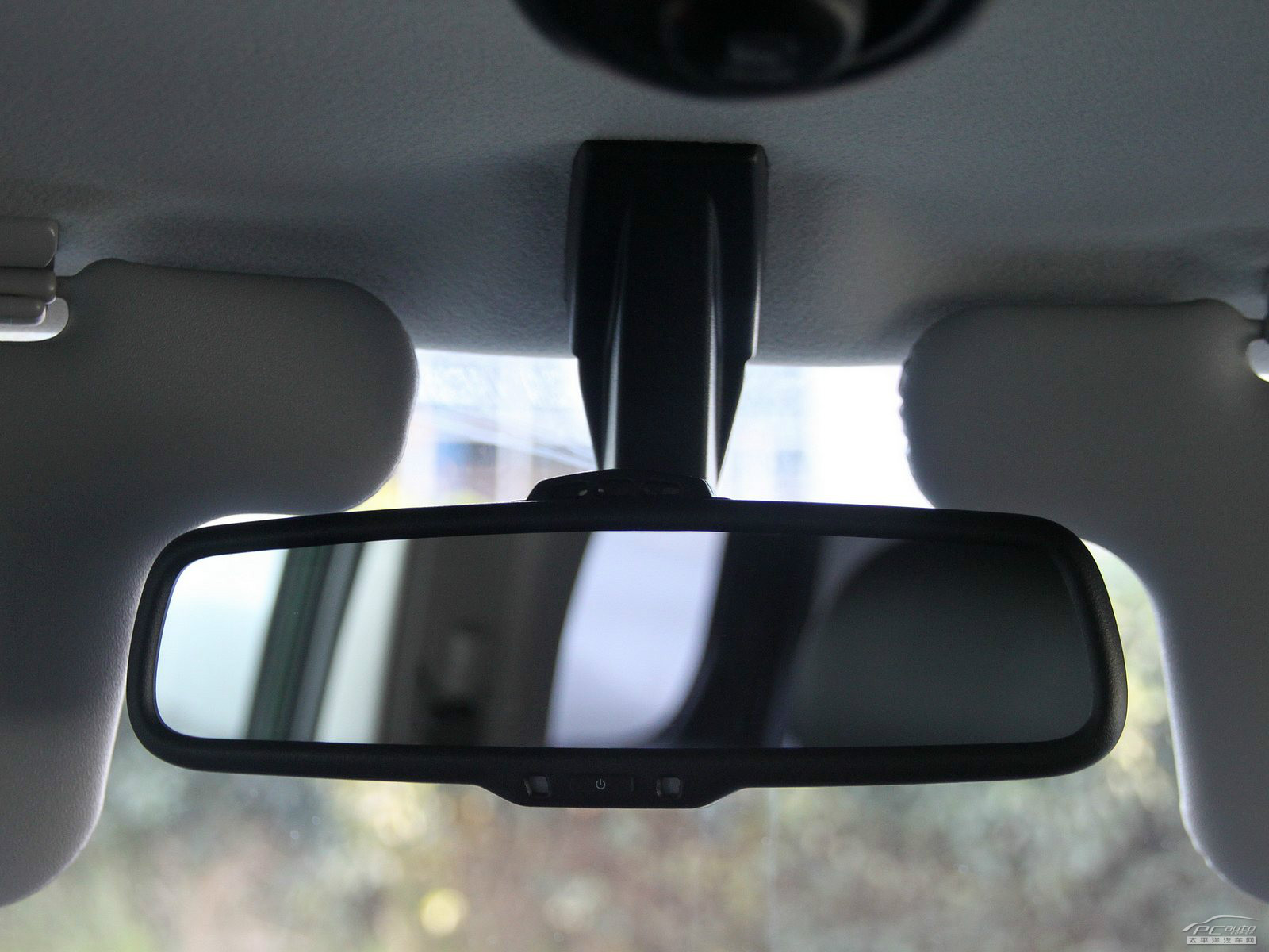 FJ酷路澤內(nèi)飾高清大圖