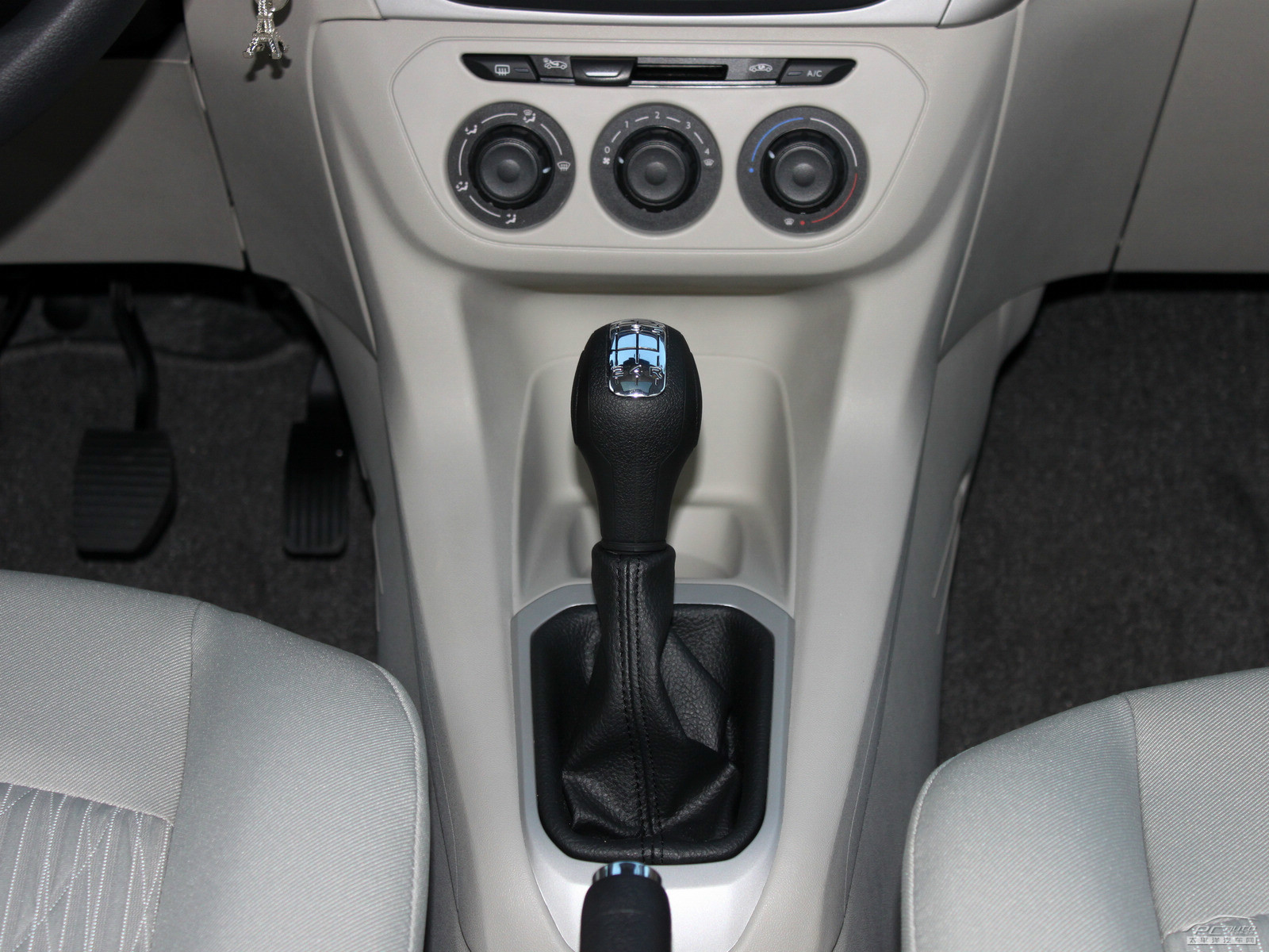 全新愛麗舍內(nèi)飾高清大圖