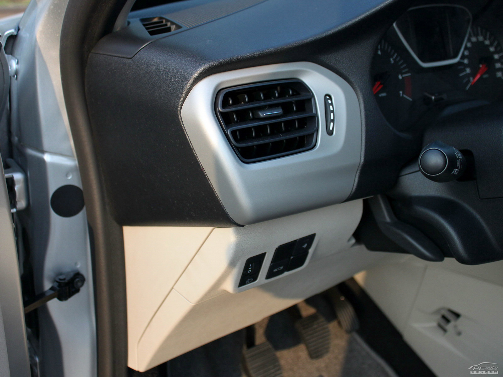 全新愛麗舍內(nèi)飾高清大圖