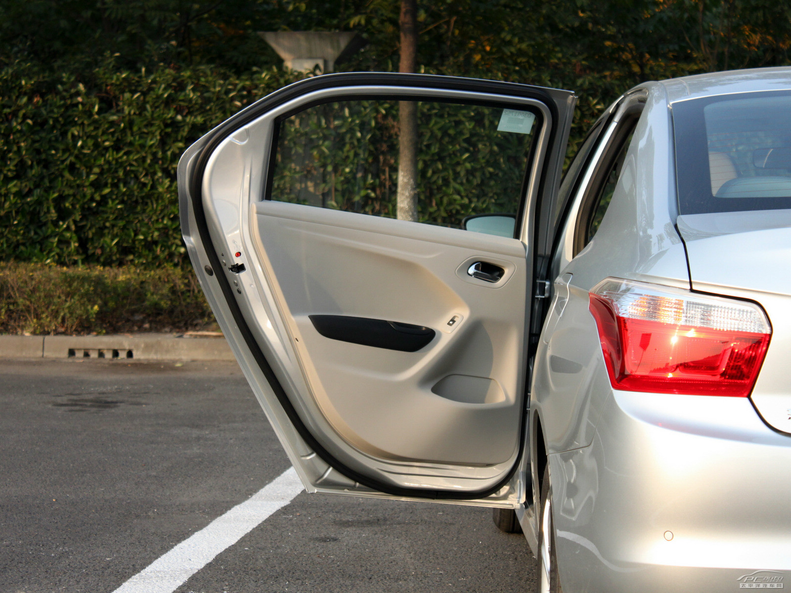 全新愛(ài)麗舍內(nèi)飾高清大圖