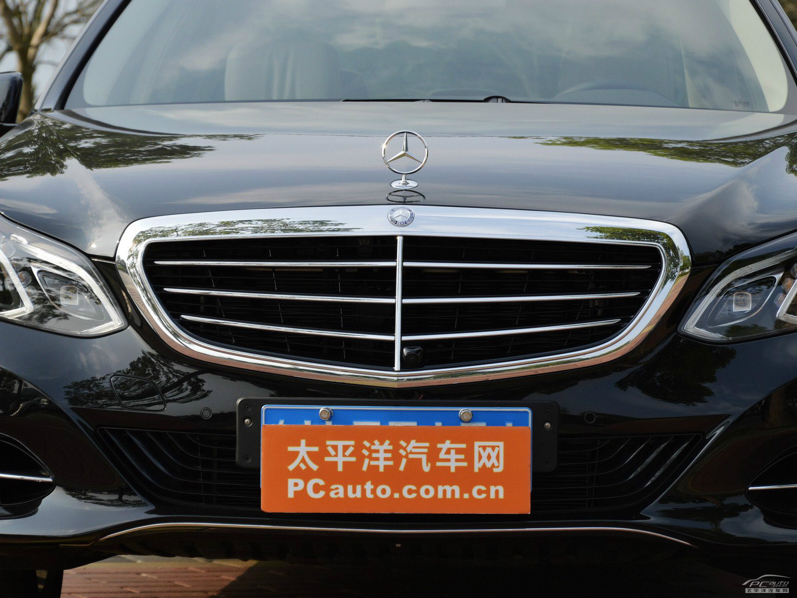 奔馳E級(jí)外觀高清大圖