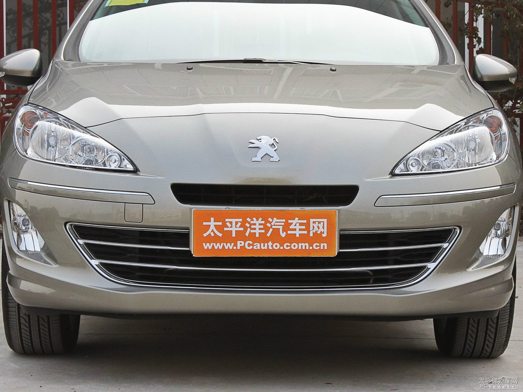 皓月灰標(biāo)致408車頭外觀圖片