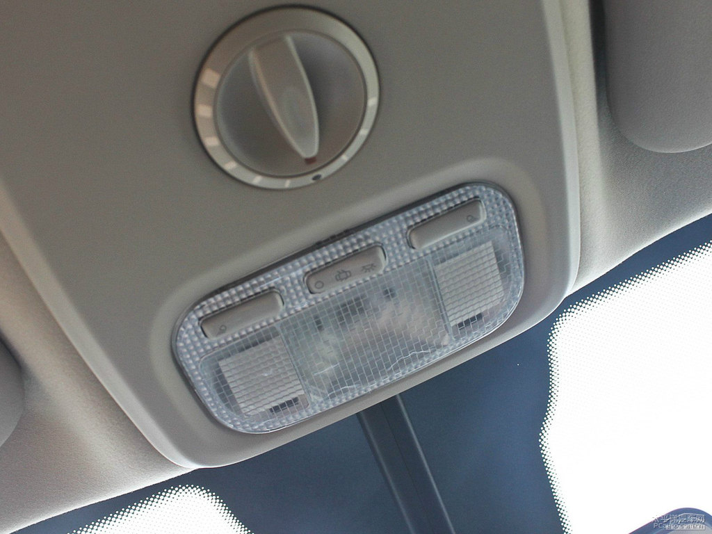 皓月灰標(biāo)致408車廂內(nèi)飾圖片