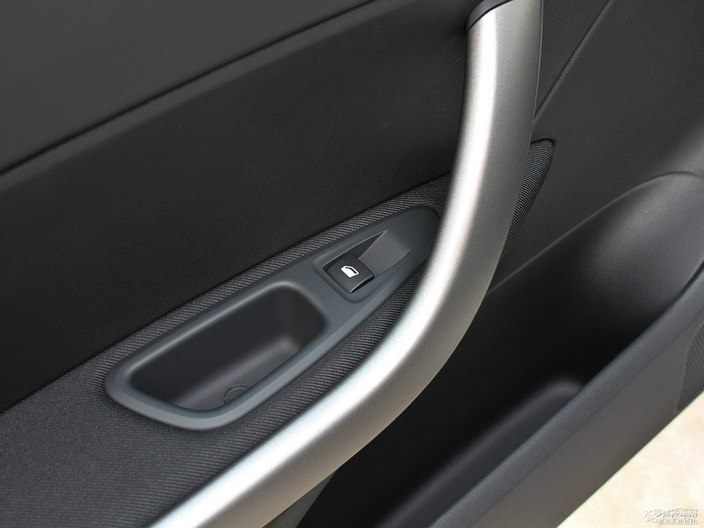 皓月灰標(biāo)致408車廂內(nèi)飾圖片