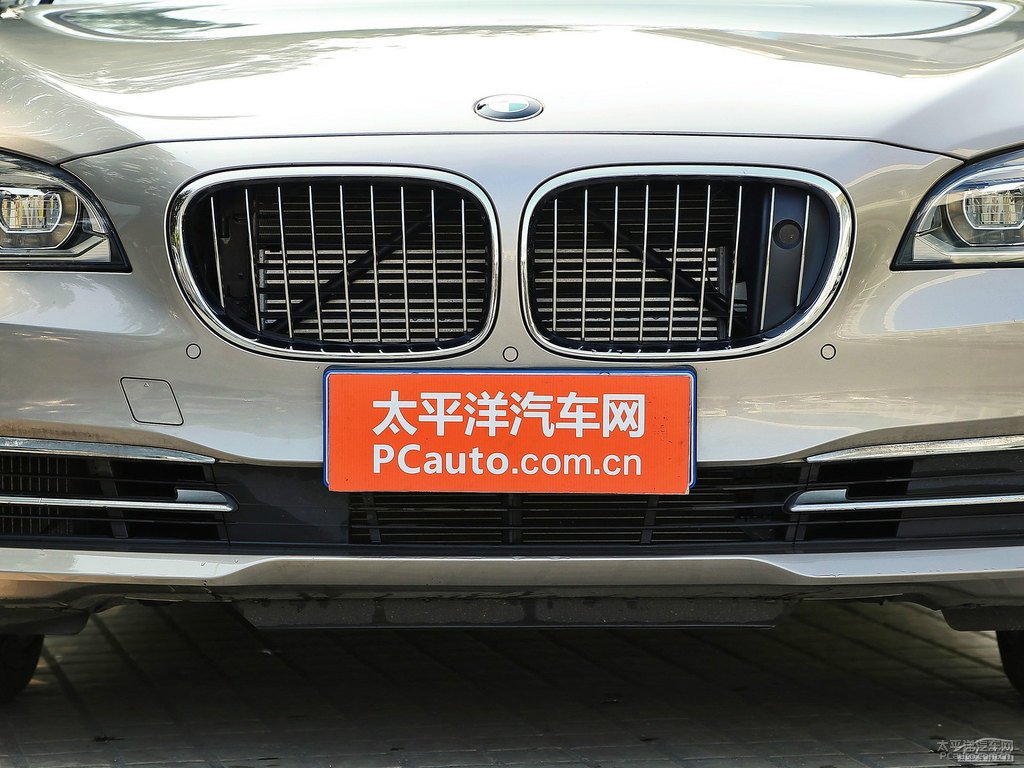 米蘭諾米寶馬7系車頭外觀圖片