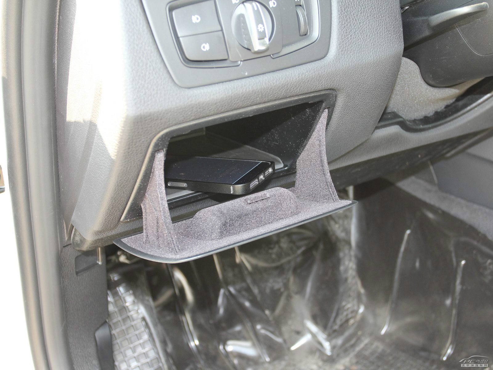 寶馬3系空間高清大圖