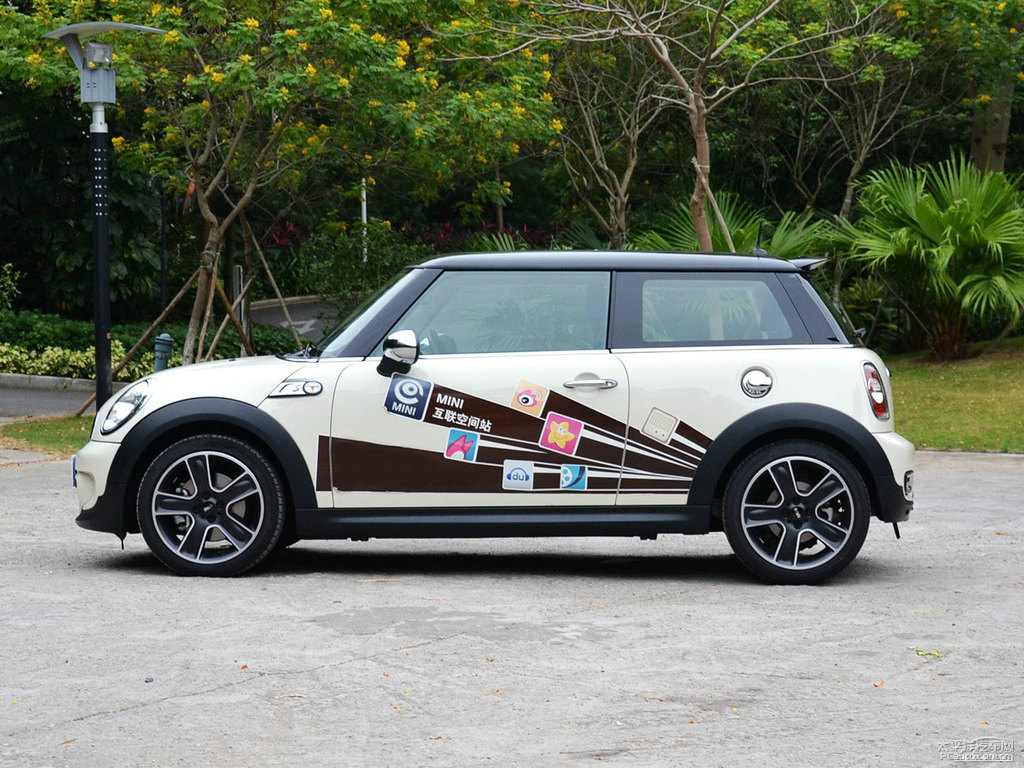 胡椒白MINI CLUBMAN整車外觀外觀圖片
