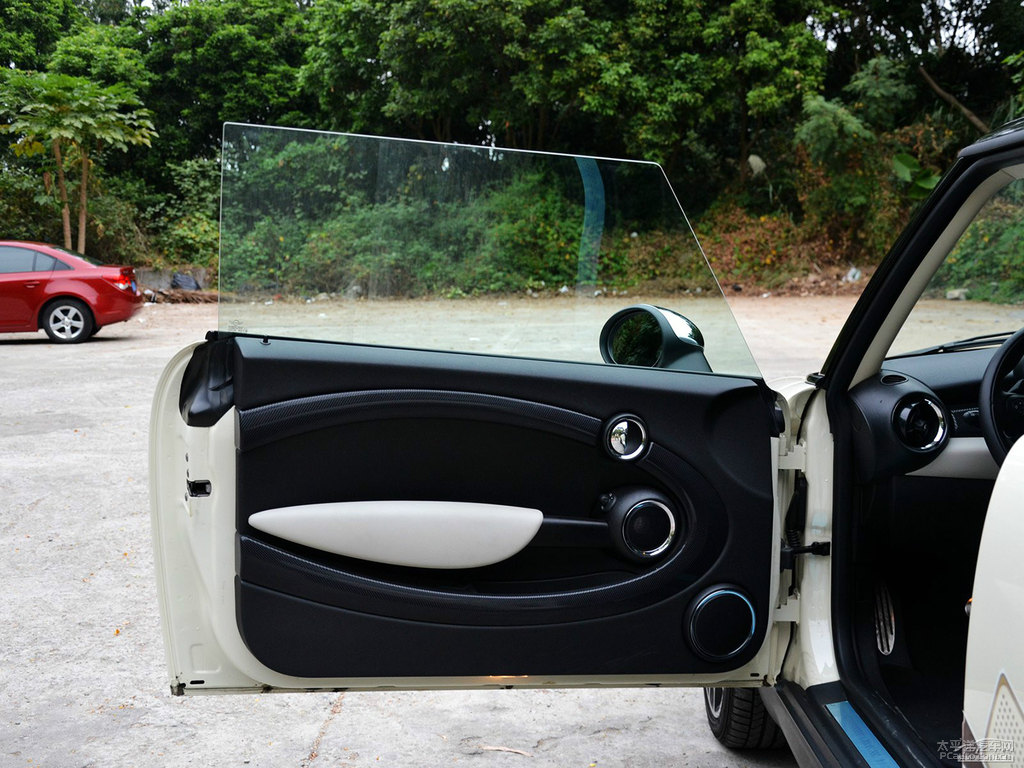 胡椒白MINI CLUBMAN車廂內(nèi)飾圖片