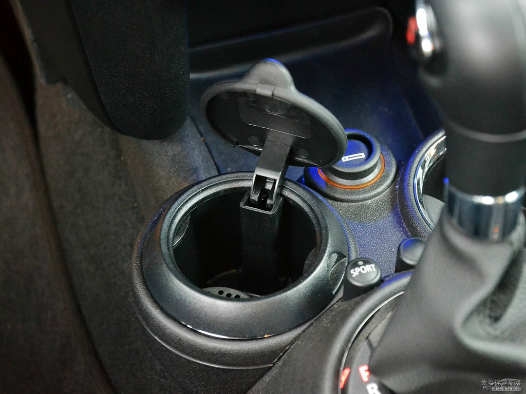 胡椒白MINI CLUBMAN儲物空間空間圖片