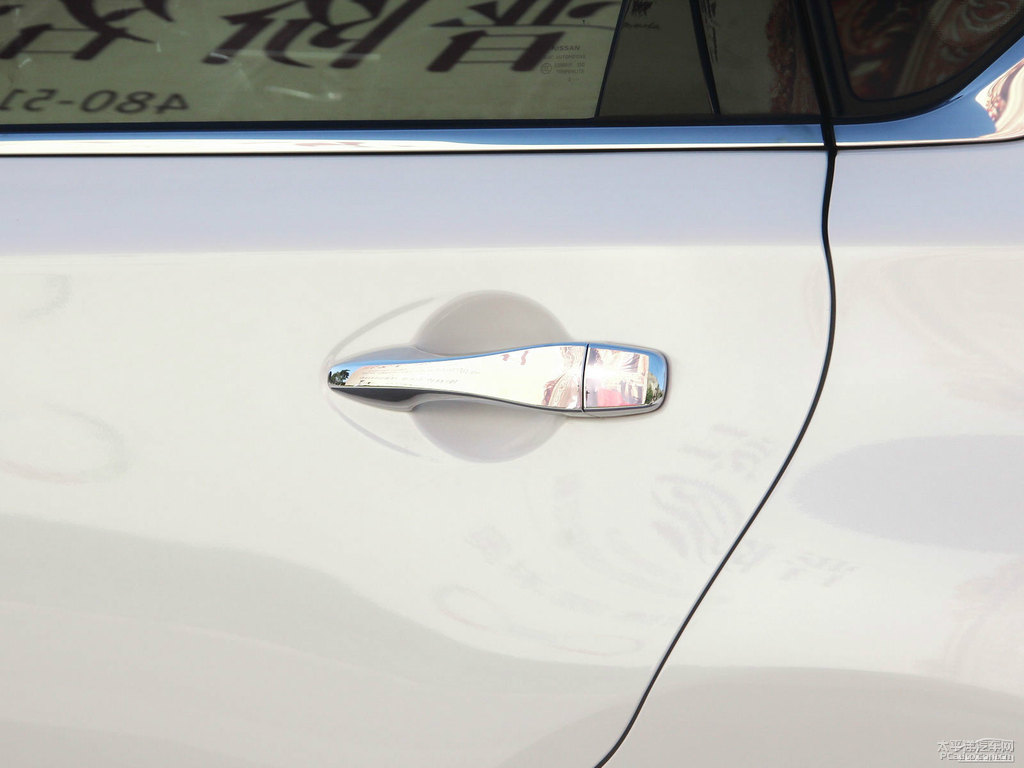 珠光白天籟車身外觀圖片