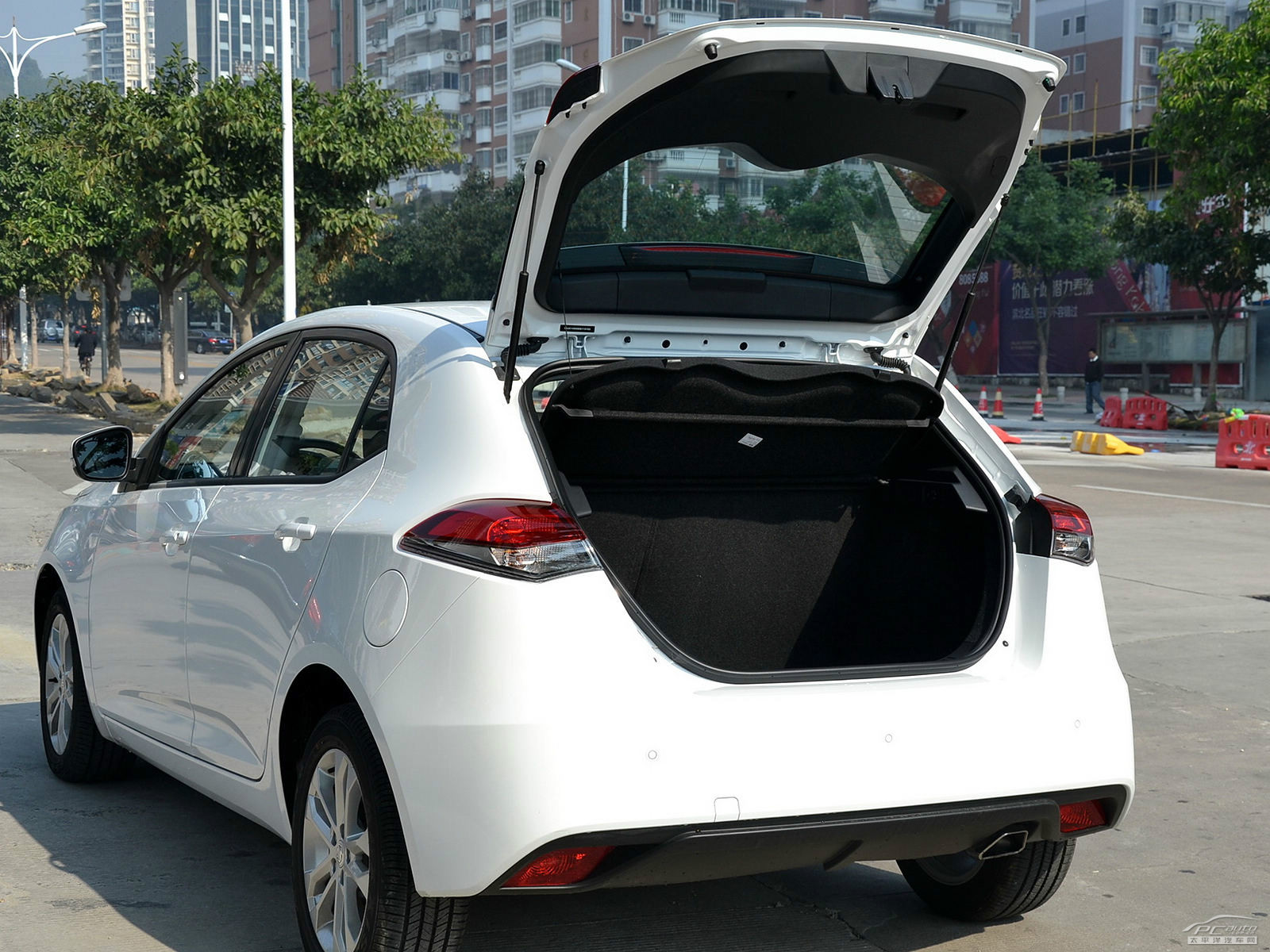 MG5空間高清大圖