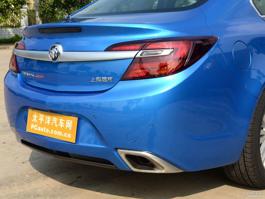 雅藍(lán)君威車尾外觀圖片