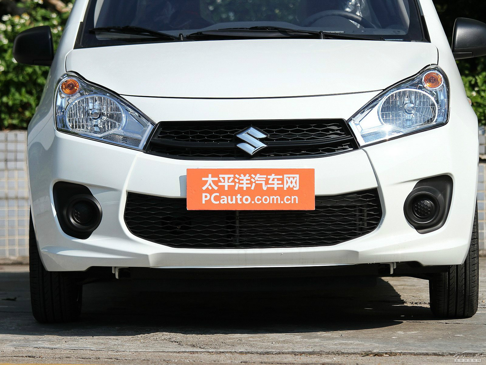 奧拓外觀高清大圖