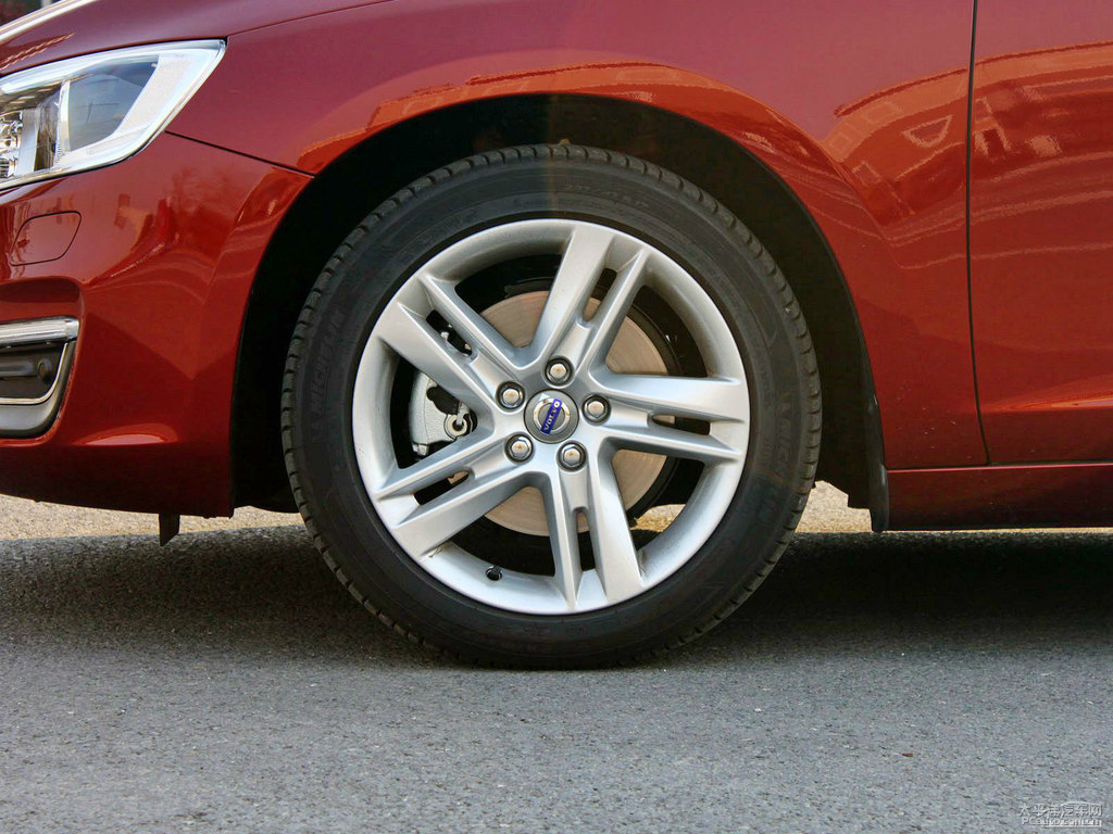 沃爾沃V60車身外觀圖片