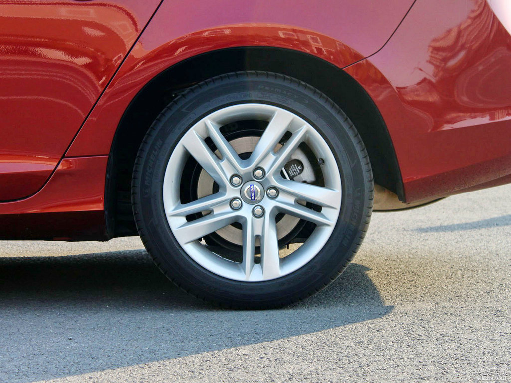 沃爾沃V60車身外觀圖片