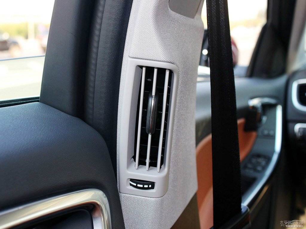 沃爾沃V60車廂內(nèi)飾圖片