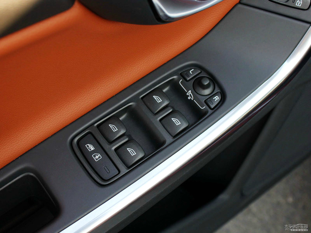 沃爾沃V60車廂內(nèi)飾圖片