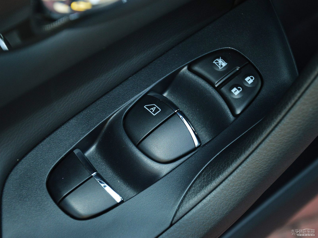 珠光白天籟車廂內(nèi)飾圖片