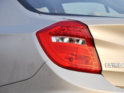 2013款 1.5L 手動智尚型 2013款 1.5L 手動智尚型