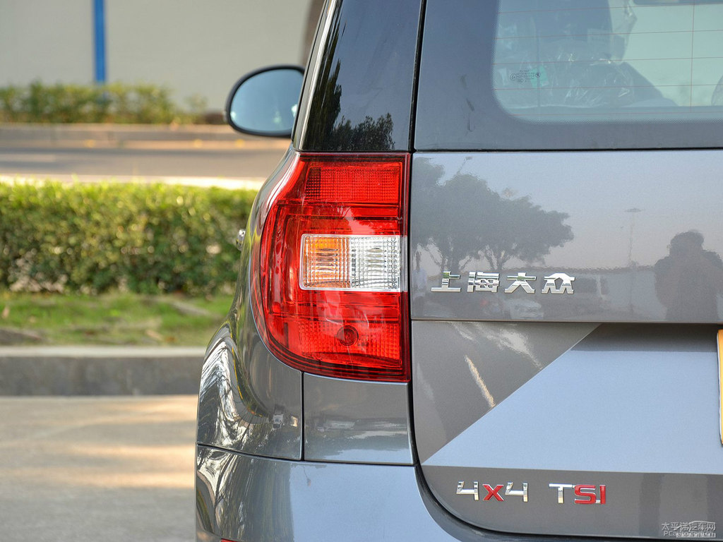 曠野灰Yeti車尾外觀圖片