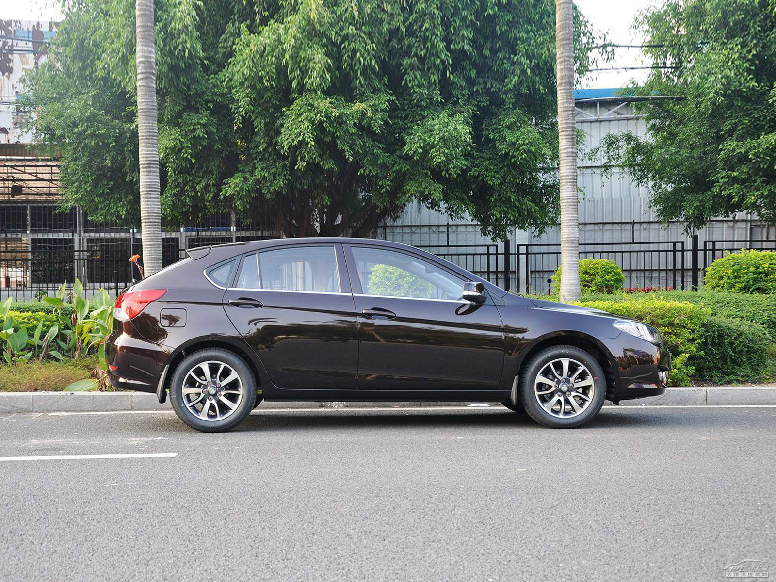 V6菱仕外觀高清大圖