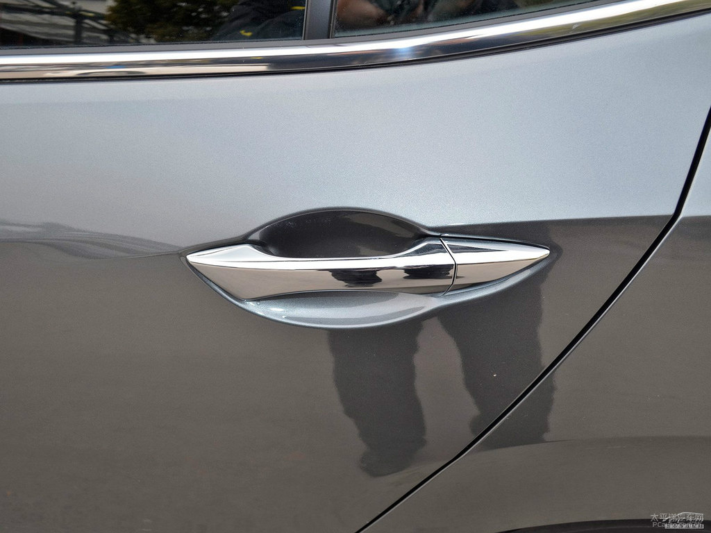 暴風(fēng)銀凌派車身外觀圖片