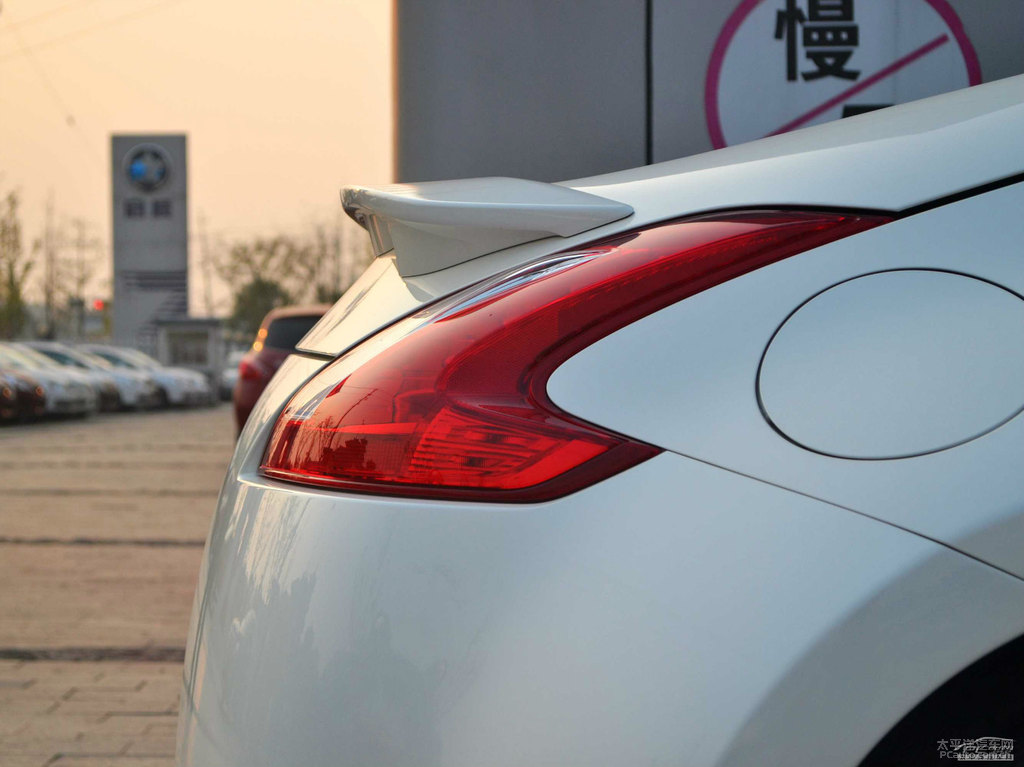 ɫծa(chn)370Z܇β^DƬ